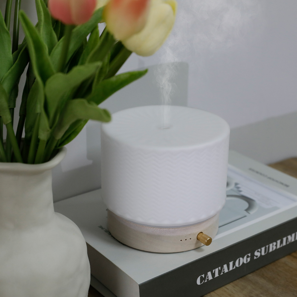 Toba_Pro-Opal_glass_cover_with_natural_wooden_base-4.jpg Toba_Pro-Opal_glass_cover_with_natural_wooden_base-4.jpg